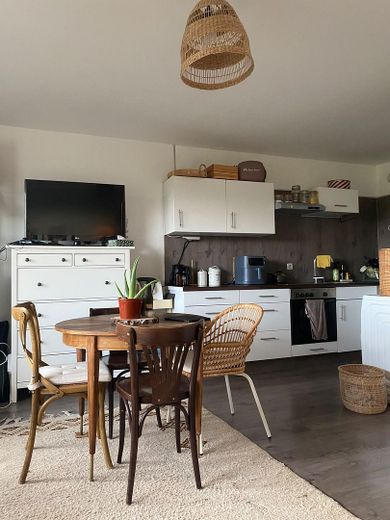 teilmöblierte 1 Zimmerwohnung mit Loggia und Einbauküche – Foto 2