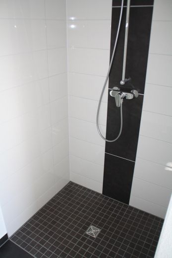 Stilvolle, neuwertige 3-Zimmer-Wohnung in Rostock-Südstadt – Bad_3