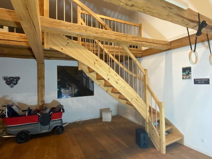 Treppe zum Dachgeschoss