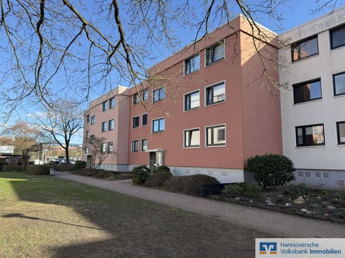Altwarmbüchen: Modernisierte Eigentumswohnung im Zentrum – Foto 1