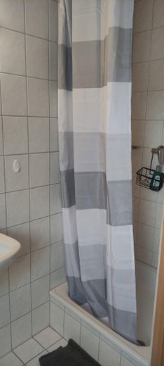 Grosszügiges RH mit 4 Schlafzimmer, 2 Bädern in Horheim-Wutöschingen von Privat – Bad/ Dusche