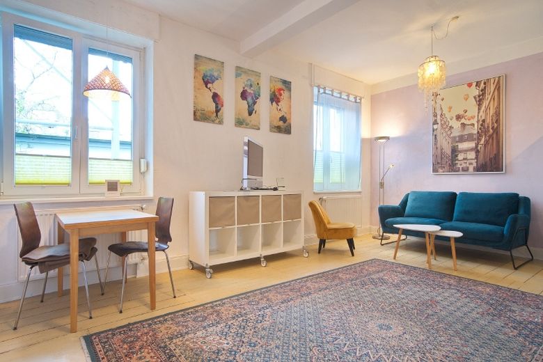 Komplett eingerichtete kleine Wohnung mitten in Rüttenscheid, PKW-Stellplatz möglich! – 1baaa9e940a49772d7f503958c3379a23a693501.jpg