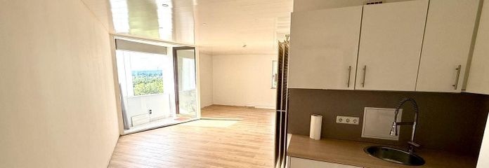 Wohnzimmer Blick 2 mit Küche