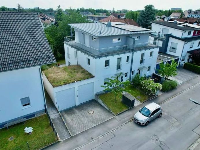 DOPPELHAUSHÄLFTE MIT 2 WOHNEINHEITEN IN MÜNCHEN / MOOSACH – Foto 1