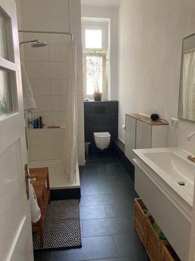 Altbau mit viel Platz in Düsseltal – Badezimmer