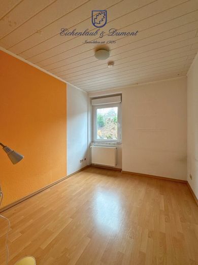 "Haus im Haus" 5-ZKB Wohnung + Stellplatz in Top-Lage nahe der Uni – Zimmer 1 OG
