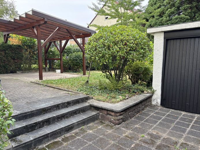 Garage Garten Terrasse