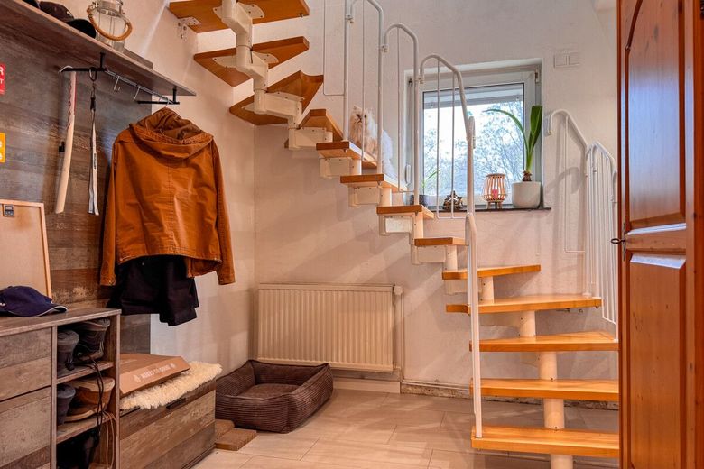 Endlich Raum für alle: 130m² Maisonette mit 4 Schlafzimmern &amp; zwei Garagen in Lüssum-Bockhorn – Flur EG