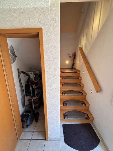 Abstellraum und Treppenaufgang