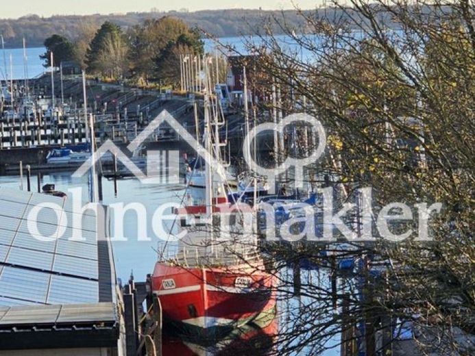 Schöne 3 Zimmer Altbauwohnung mit Terrasse – Foto 1