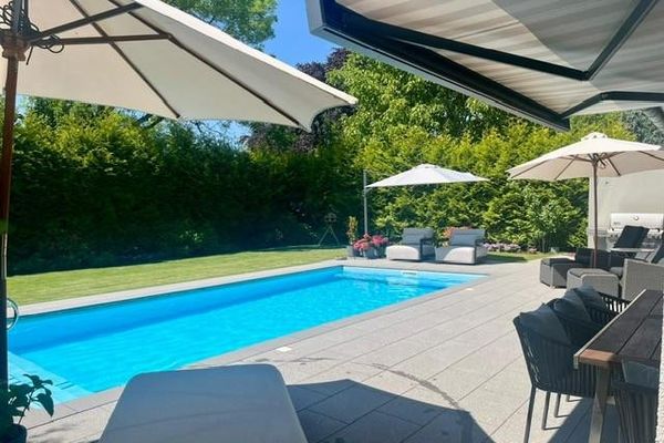 Casa unifamiliare energeticamente efficiente e di stile con orientamento sud-/ovest