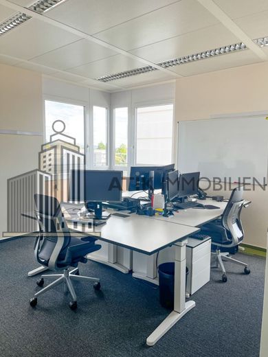 ATIK: Moderne Büro-/Praxisflächen in idealer Lage - hochwertig ausgestattet – Büro