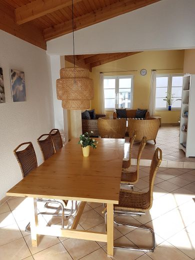 Maisonette mit Dachterrasse mitten in Warnemünde – Esszimmer