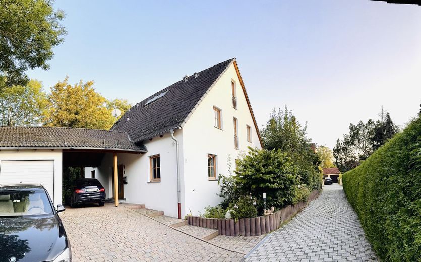Wunderschönes Haus mit Pool und Sauna (teilmöbeliert) – Private Zufahrt