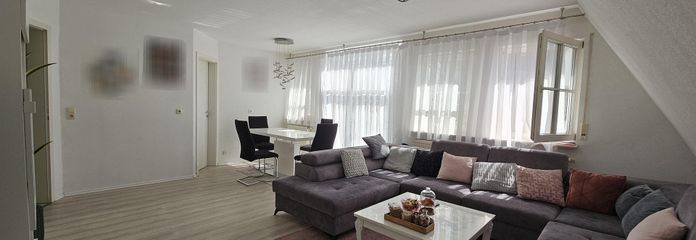Meraviglia urbana degli spazi: maisonette di 4 locali inondata di luce nel cuore di Öhringen (senza provvigione!) – Wohn-Esszimmer 