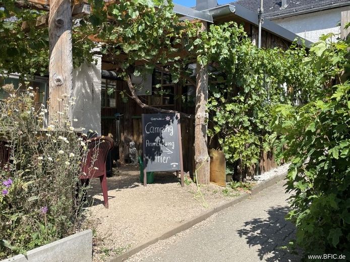 Campingplatz, Zimmervermietung und Gastronomie - gepflegte Familienexistenz in der Eifel – Biergarten
