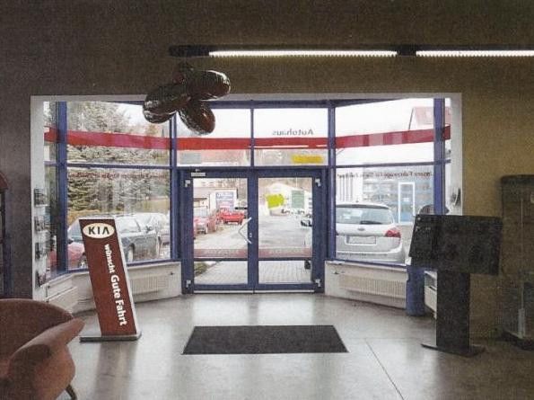 Ehem. Autohaus - Kleinteilig aufgeteilt - Kapitalanlage od. Selbstnutzer – Eingang ehem. Showroom