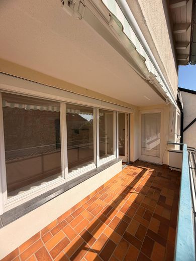 Stuttgart-Büsnau’nun en iyi konumunda çok yönlü çok aileli ev! Hemen taşınmaya hazır ve komisyonsuz! – OG - Balkon