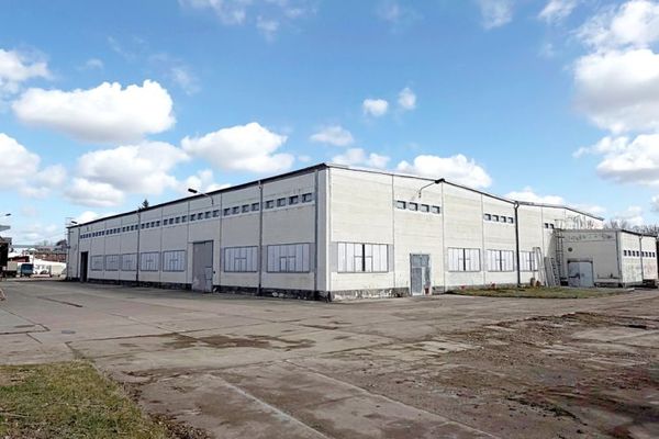 250-3000 m² Produktions- und Lagerflächen, 3500 m² Außenfläche, teilbar zur Miete in Gera-Zwötzen