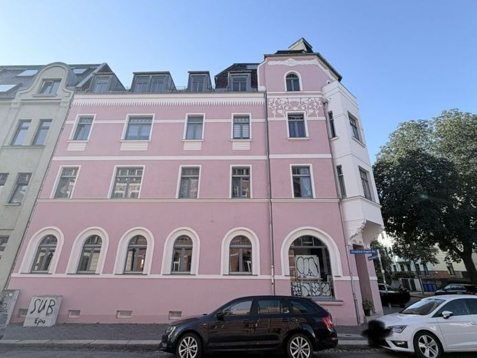 3-Raumwohnung mit Altbaucharme und Loggia als Kapitalanlage – फोटो 1