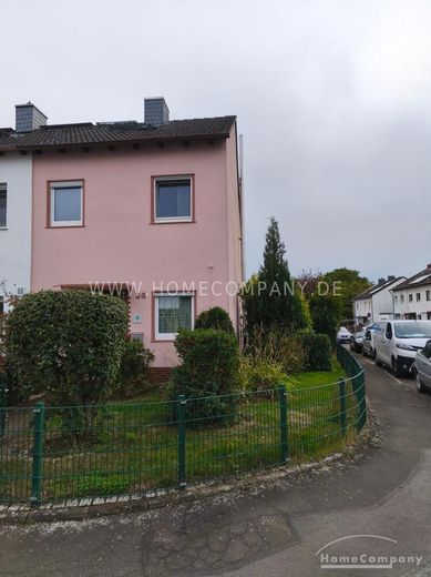 Rosbach-Rodheim AG8072766 – Eşyalı, tam donanımlı sıra evin köşe dairesi – e3475bd646709c929dcb1c5145a80c48eaa5b434.jpg