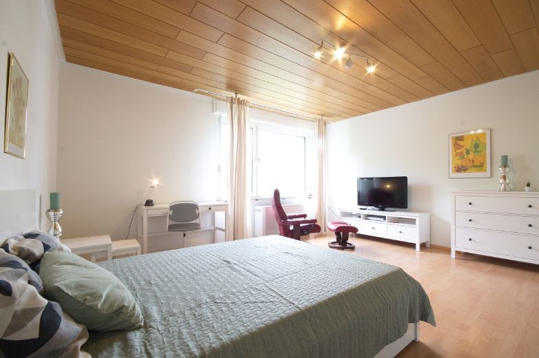 Apartment mit moderner Ausstattung, ruhig gelegen und mit direkter Straßenbahnanbindung zur Essener Innenstadt – 9f83613d7276e8ec3290828a9617b50826b679d4.jpg