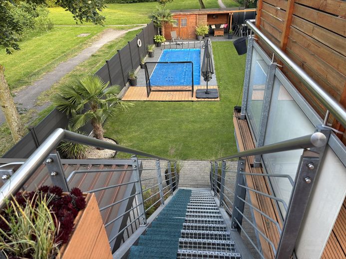 Daire yerine ev hissi | 147 m² | havuzlu özel bahçe | büyük garaj | komisyonsuz – Fotoğraf 3