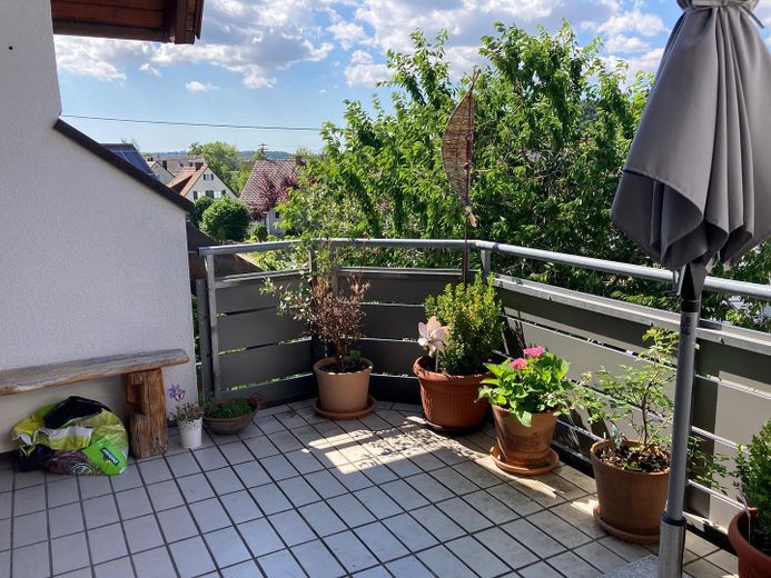 Terasse mit überdachtem Giebel