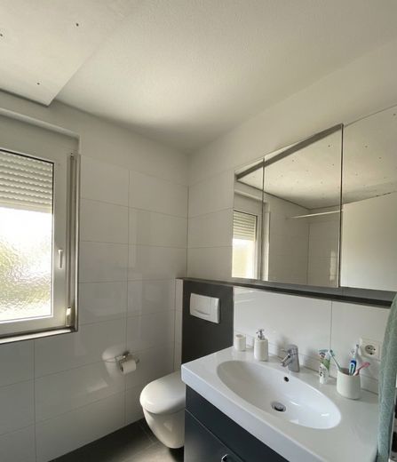 Gepflegtes Reihenendhaus in Weil am Rhein (Haltingen-Oberdorf) – OG1 Badezimmer