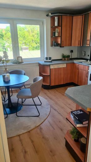 Moderne 2-Zimmerwohnung in zentraler Lage von Kiel Exerzierplatz - umfassend renoviert – Wohnküche