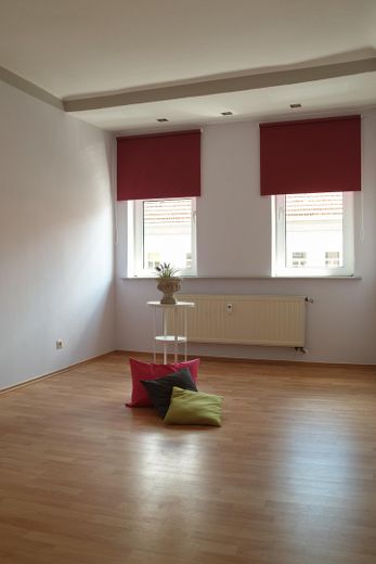 Immeuble d’habitation et commercial entièrement rénové – 2.OG vorn  SZ
