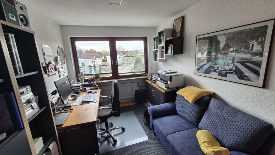 Kinder- oder Arbeitszimmer2