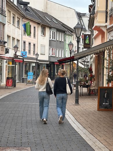 Klimatyzowany lokal handlowy w centrum Ahrweiler, w strefie dla pieszych, do wynajęcia – Niederhutstrasse Ahrweiler