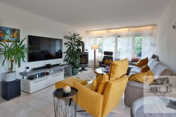 Appartement avec vue panoramique et style – 182 m² habitables - 2 grandes terrasses sur le toit - 2 places de parking souterrain