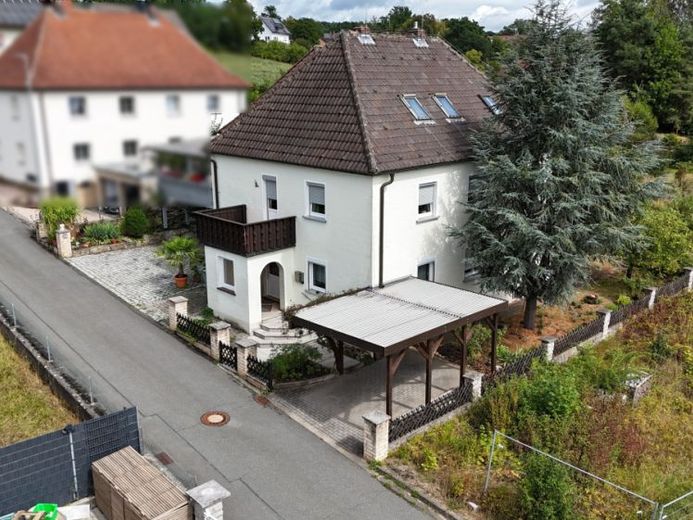 Idylle trifft Potenzial: Solides Wohnungspaket (ca. 154 m²) mit pflegeleichtem Garten & Freisitz in Burgkunstadt-Mainroth! – Foto 1