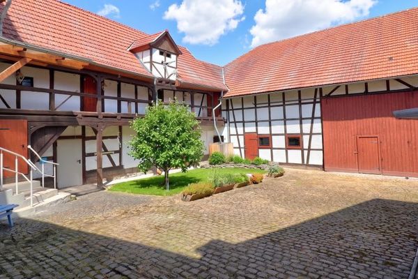 Kapitalanlage oder Eigennutz? 3 Wohneinheiten, Garten & jede Menge Möglichkeiten in Höngeda