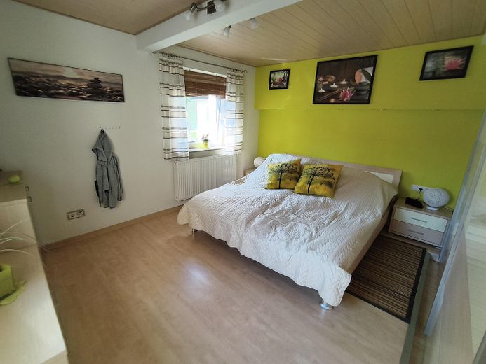 top Haus für zwei Familien, ruhige Lage, super Garten und Pool......Provisionsfrei – Schlafen EG