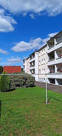 Verfügbarkeit ab 15.09.2026 – Charmante, teilmöblierte 2-Zimmer-Wohnung mit Westbalkon – Grünanlage