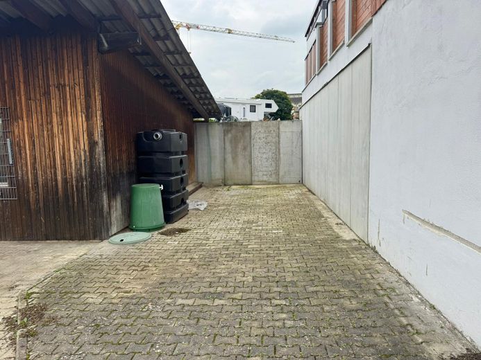 Freifläche bei kl. Halle