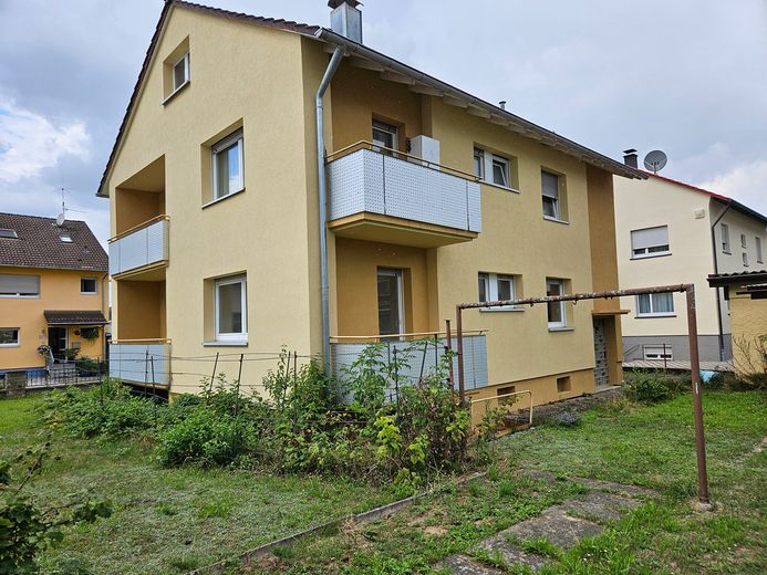 Casa bifamiliare indipendente in posizione privilegiata ai margini del paese a Königsbach-Stein – Foto 1