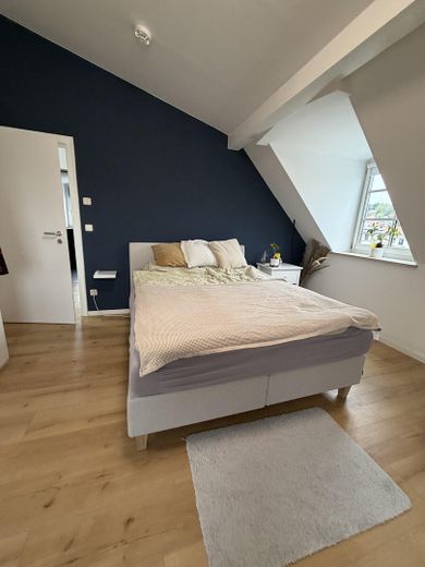 Apartamento elegante sin comisión Bad Endorf/ 3 hab., ascensor, plaza de aparcamiento – Foto 3