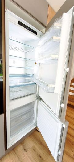 Einziehen, wohlfühlen und energieeffizient leben – Einbauküche inklusive! – Kühlschrank XXL 70cm