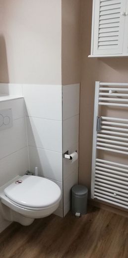 Fully equipped apartment, central city location near the hospital, immediately available, private sale – Foto 10