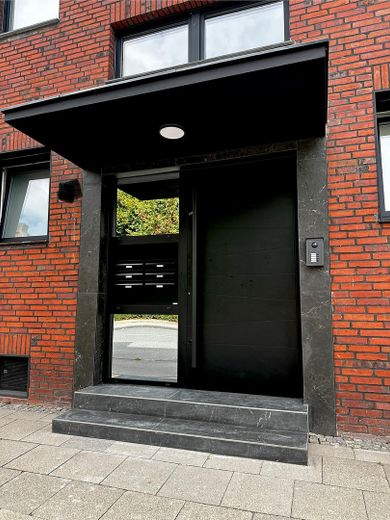 Appartamento di alta qualità di 55 m², standard di nuova costruzione, prima occupazione, completamente ristrutturato, riscaldamento a pavimento – Foto 2