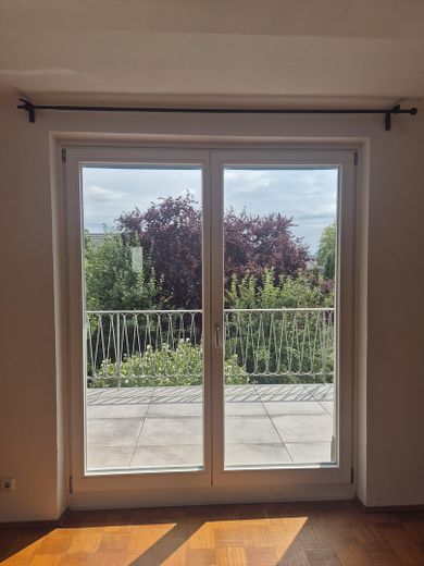 SUBAFFITTO 3 mesi! Opzione di proroga Splendido appartamento di 4 locali – Zugang Südbalkon