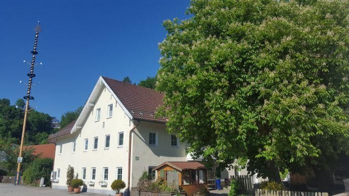 Pensión de 19 habitaciones, posada, cervecería al aire libre y vivienda del operador, conversión de «uso comercial a residencial» – Foto 1