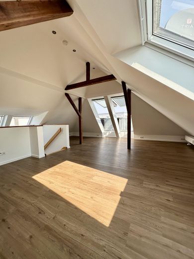 Hochwertig sanierte 4-Zimmer-Maisonette | 110 m² | 2 Bäder | Balkon | ruhige Lage an den Mainwiesen – Dachgeschoss