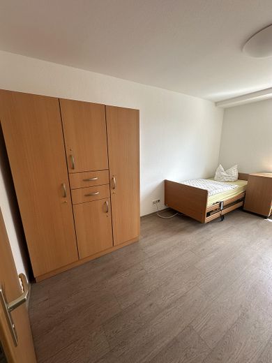Neu in Celle-Garßen / Senioren Wohngemeinschaft sucht Mitbewohner – Zimmer 2.1