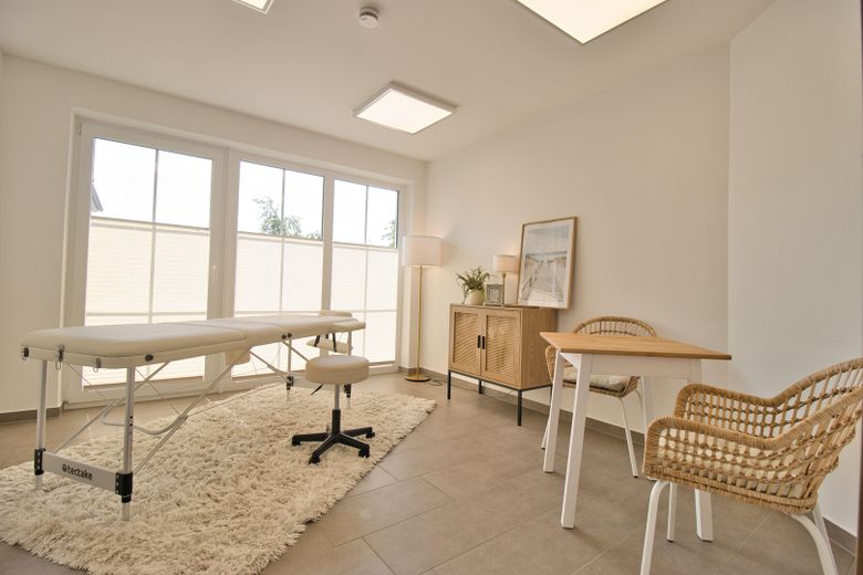 Praxisraum o. GF-Büro