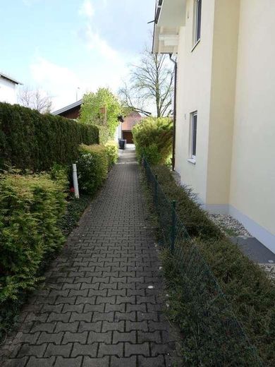 Ihr privates Zuhause in Weilheim – großzügiger Garten, stilvolles Wohnen & viel Privatsphäre – Weg vom Haus
